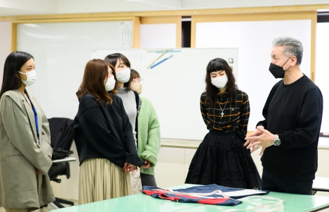 現役クリエイター講師による最先端の授業